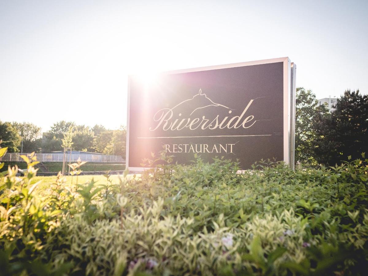 Hotel River ニトラ エクステリア 写真