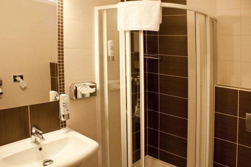 Hotel River ニトラ 部屋 写真