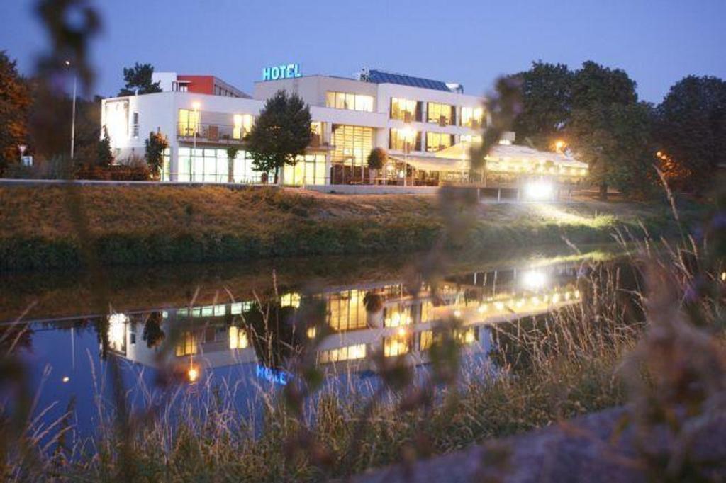 Hotel River ニトラ エクステリア 写真